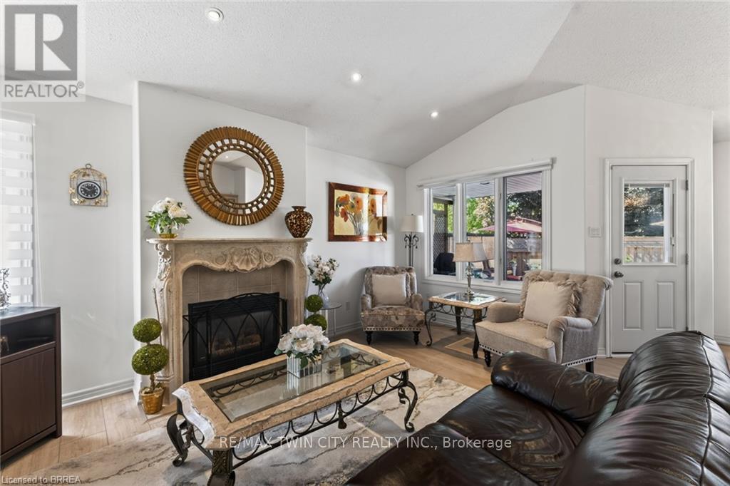 3-bedroom home for sale at 62 VARLEY CRESCENT, Brantford ON · photo 20 of 50