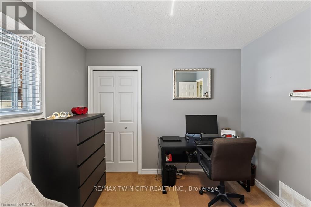 3-bedroom home for sale at 62 VARLEY CRESCENT, Brantford ON · photo 31 of 50