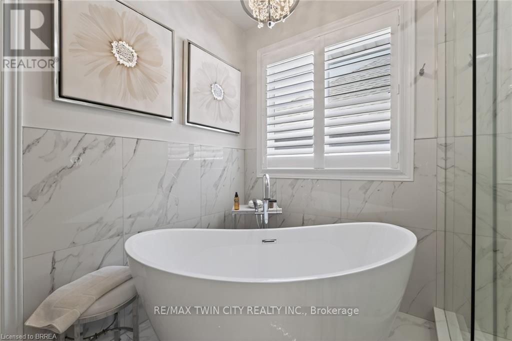3-bedroom home for sale at 62 VARLEY CRESCENT, Brantford ON · photo 36 of 50