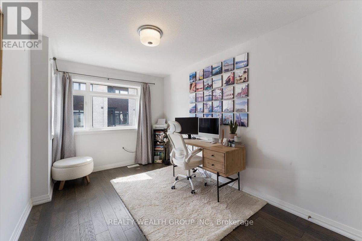 #23 35 MIDHURST HEIGHTS - 25