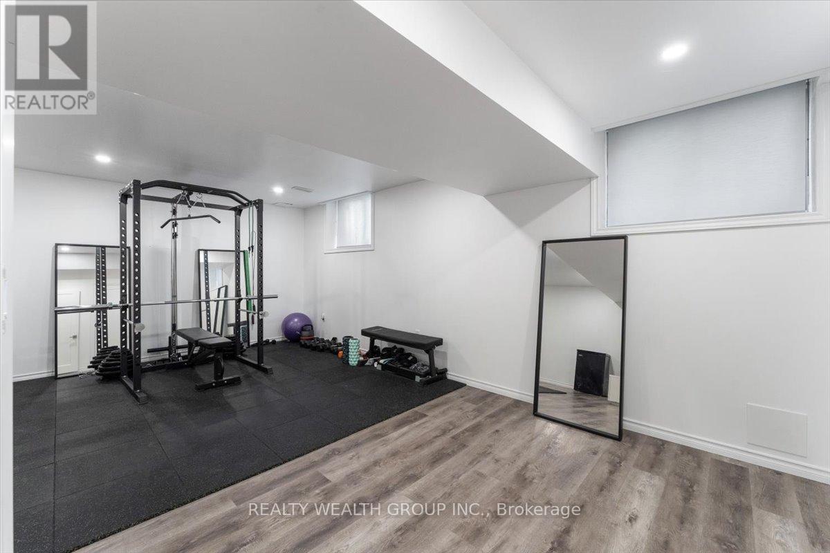 #23 35 MIDHURST HEIGHTS - 35