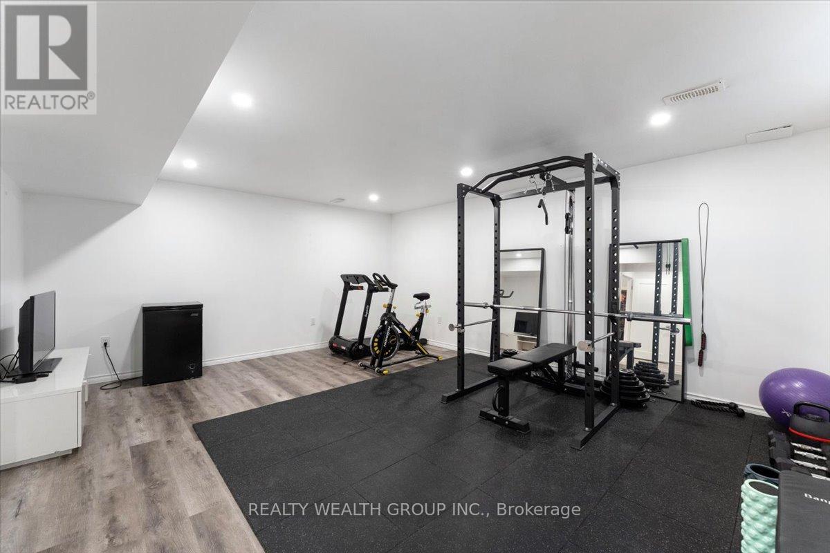 #23 35 MIDHURST HEIGHTS - 36