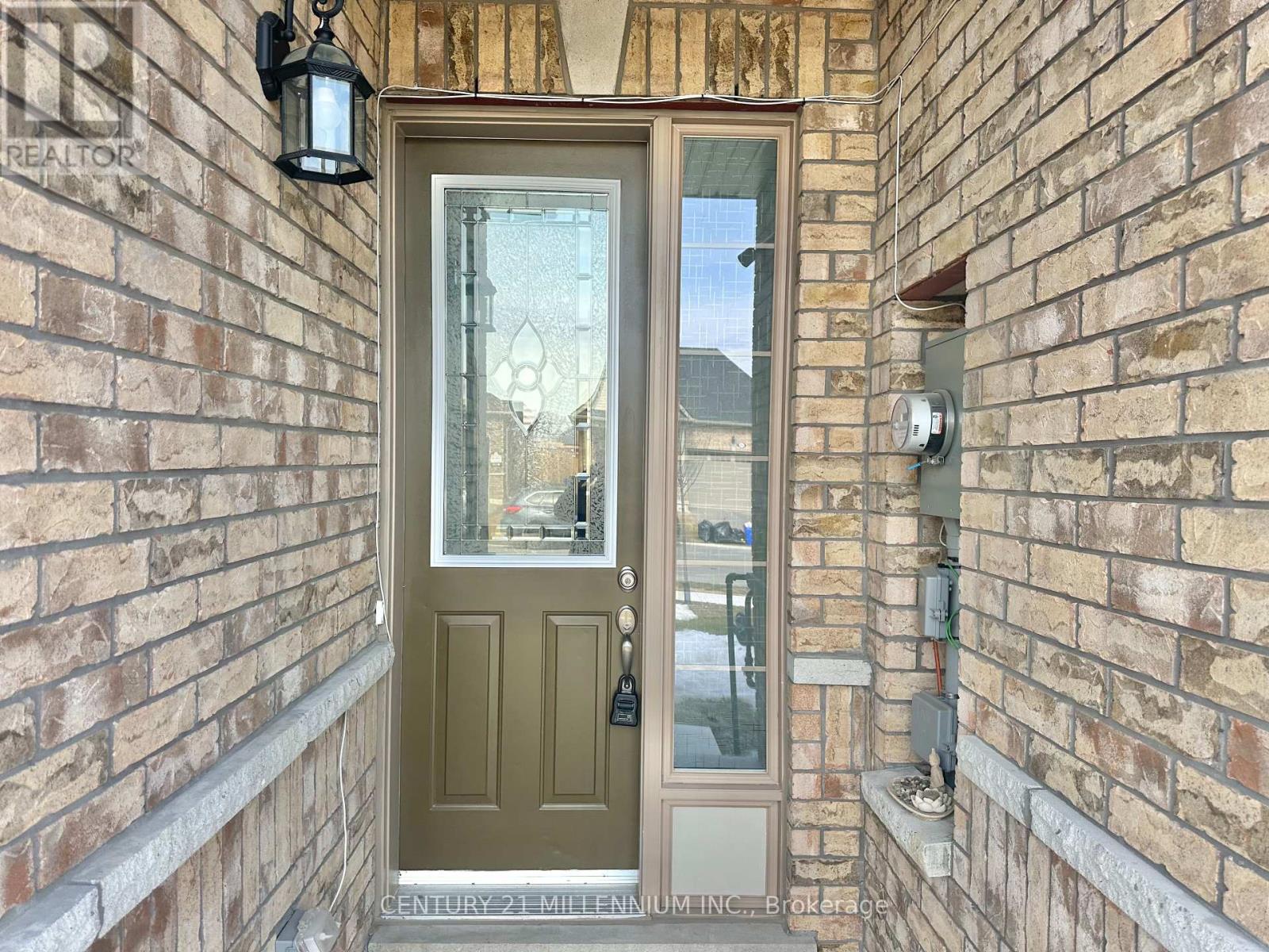 3-bedroom home for sale at 25 HARWOOD STREET, Tillsonburg ON · photo 2 of 30