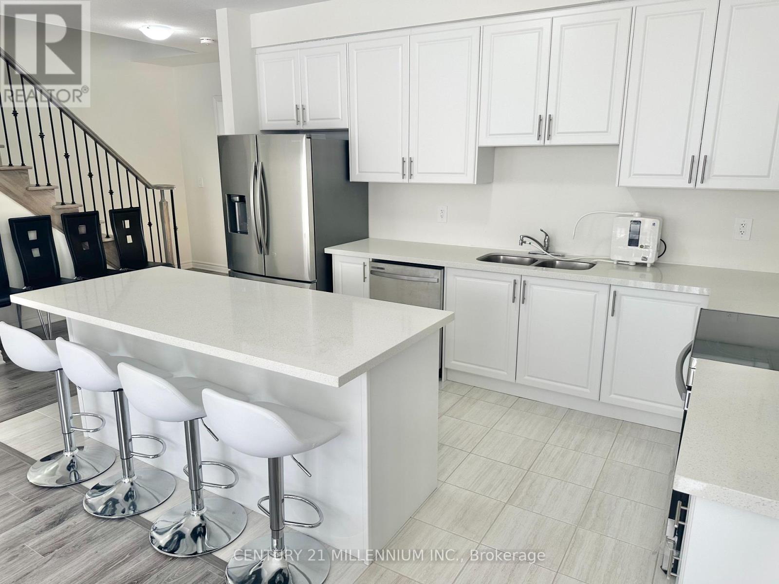 3-bedroom home for sale at 25 HARWOOD STREET, Tillsonburg ON · photo 8 of 30