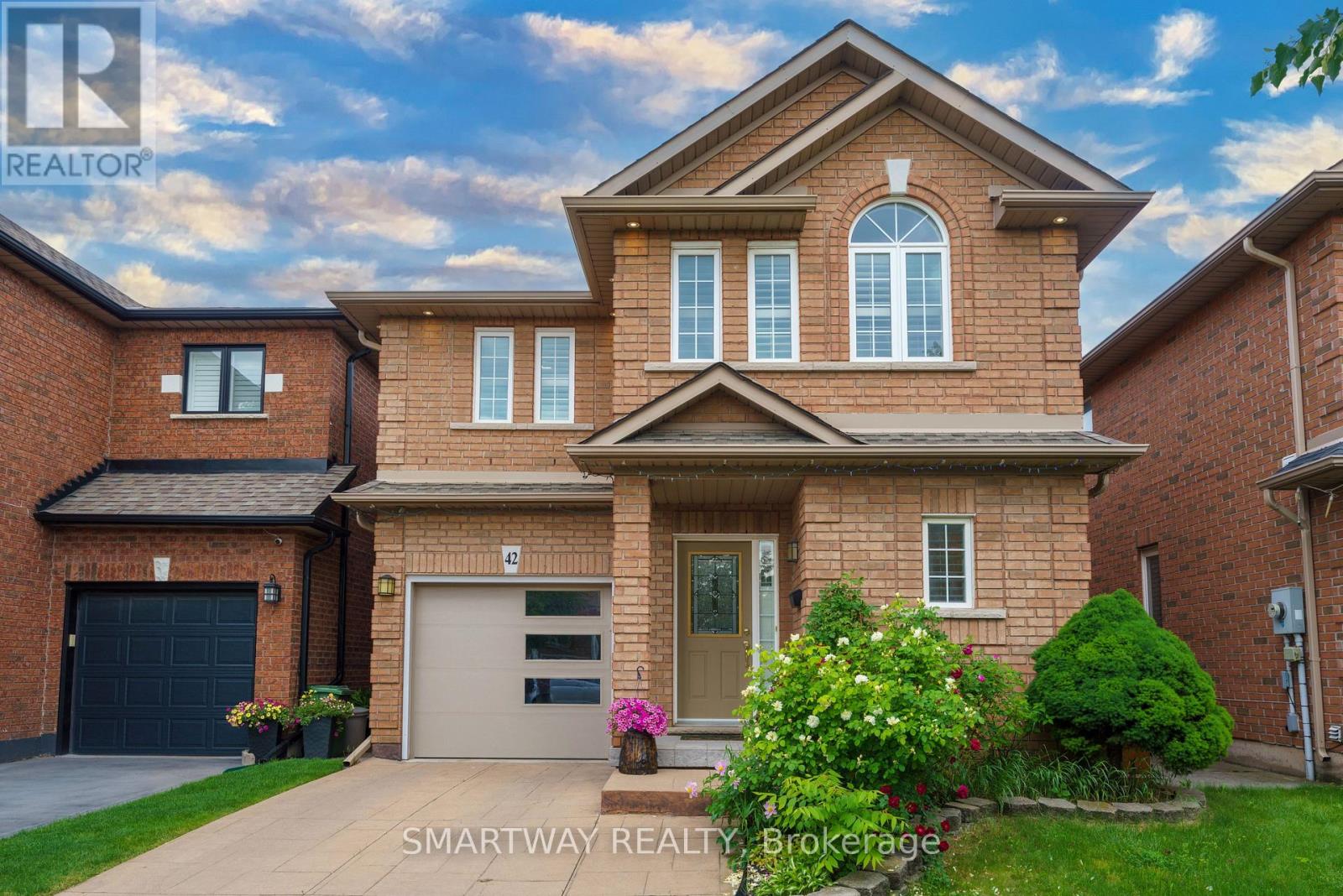 42 PEACHWOOD CRESCENT - 1