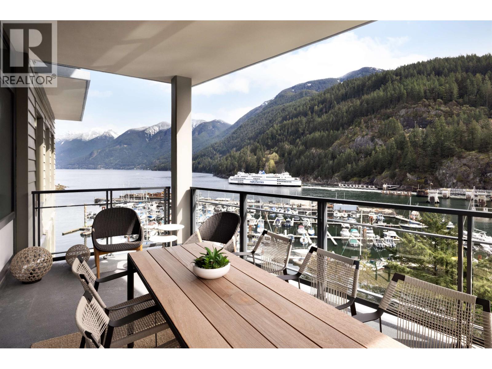 302 6707 NELSON AVENUE, West Vancouver