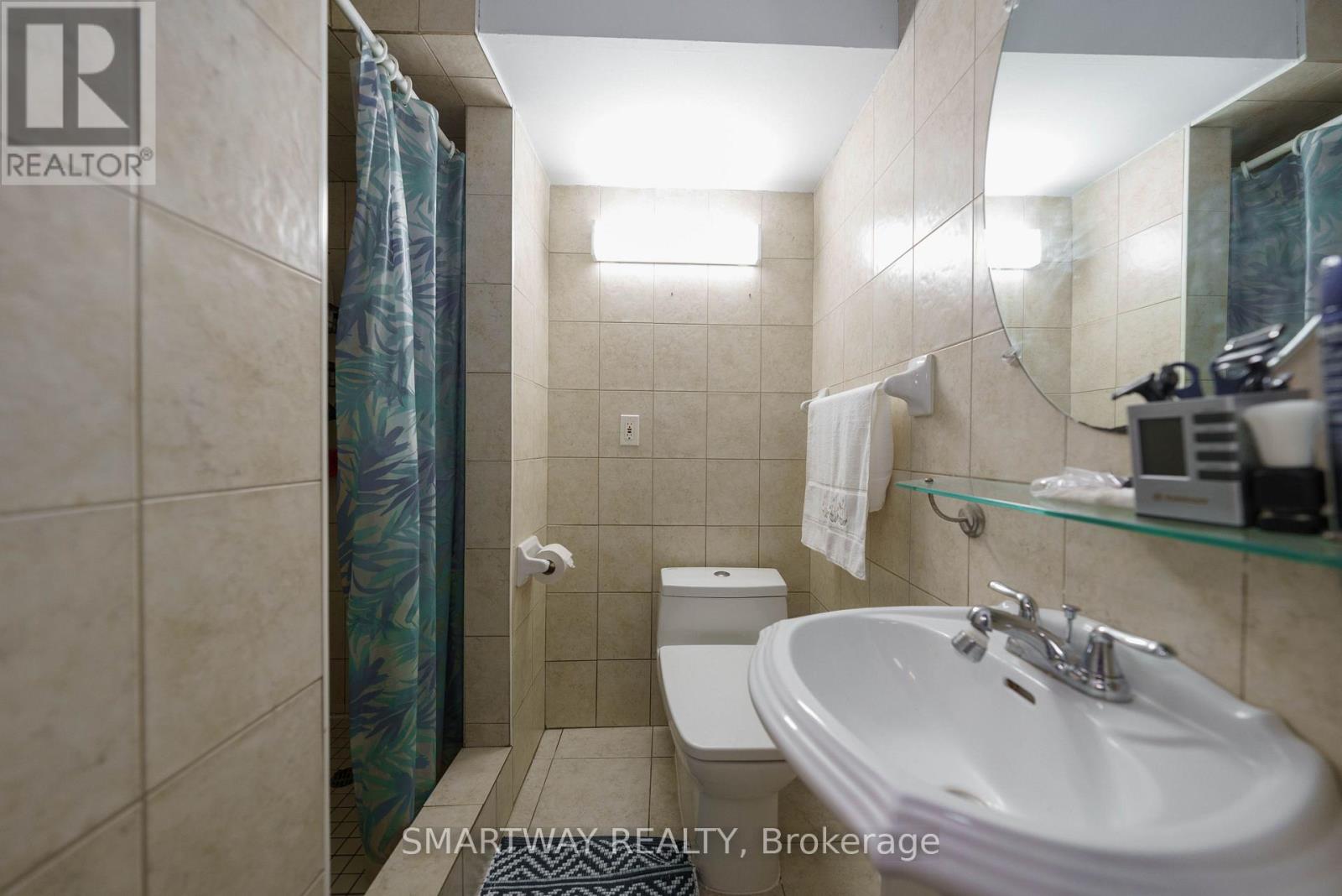 42 PEACHWOOD CRESCENT - 45