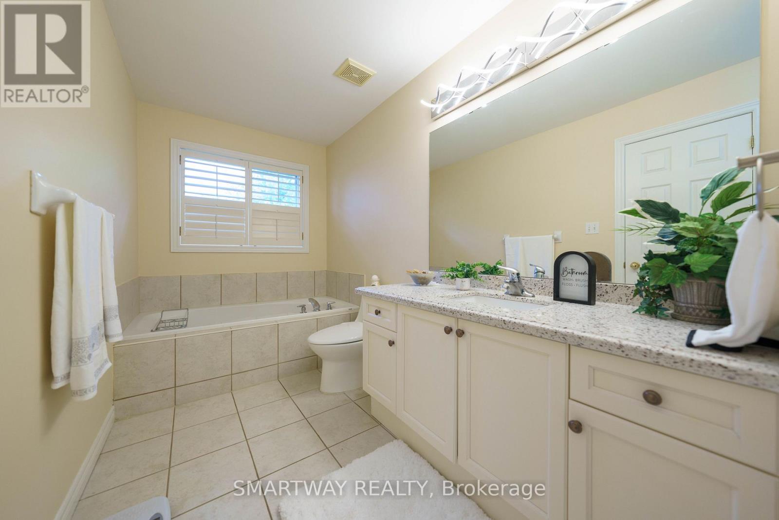42 PEACHWOOD CRESCENT - 29