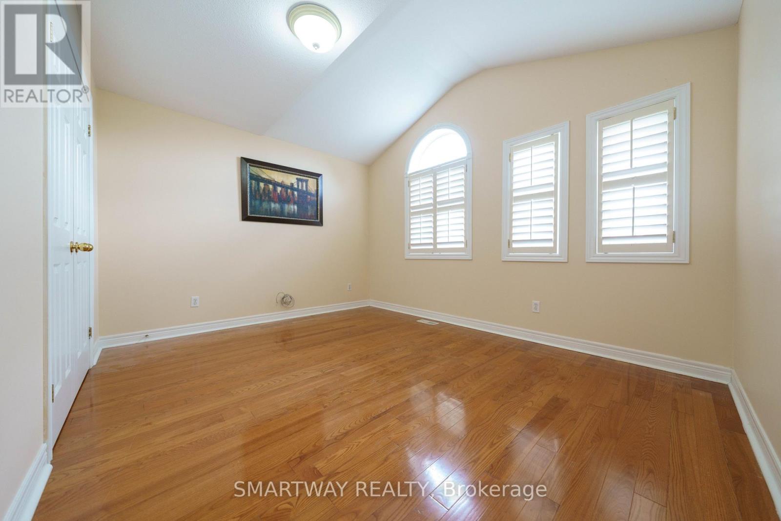 42 PEACHWOOD CRESCENT - 38