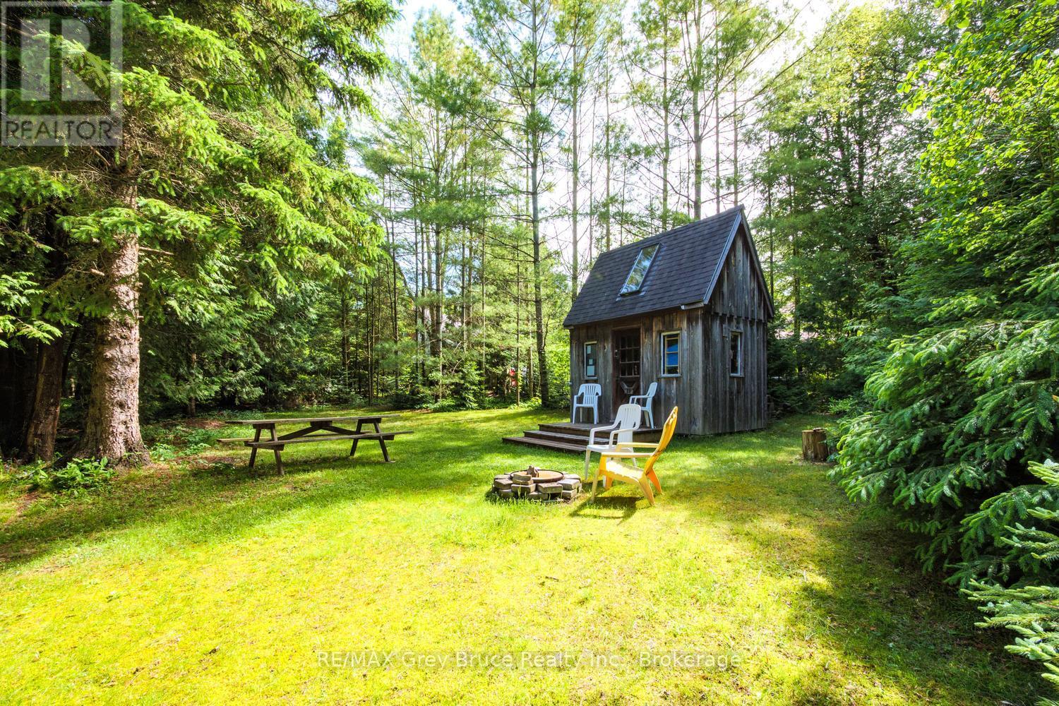 11 ELDRIDGE AVENUE - 27