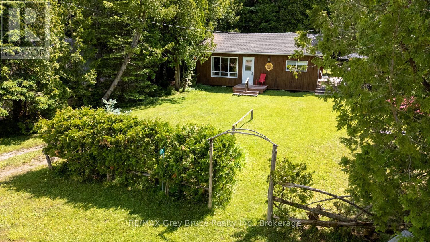 11 ELDRIDGE AVENUE - 31