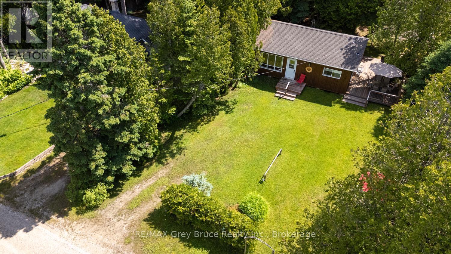 11 ELDRIDGE AVENUE - 32