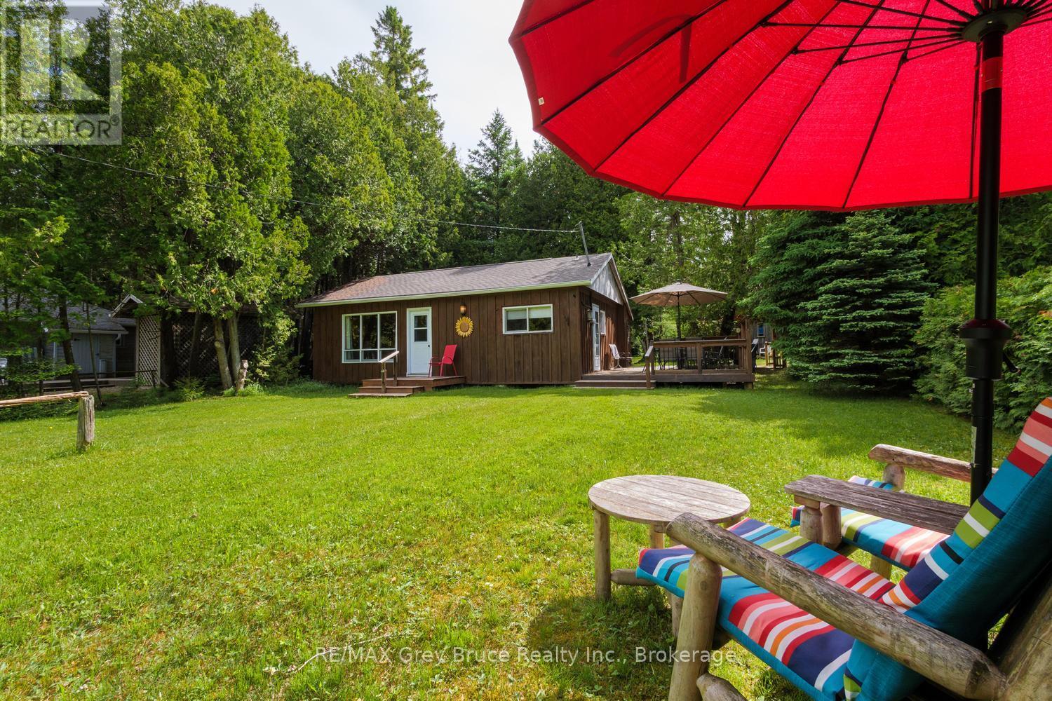 11 ELDRIDGE AVENUE - 33