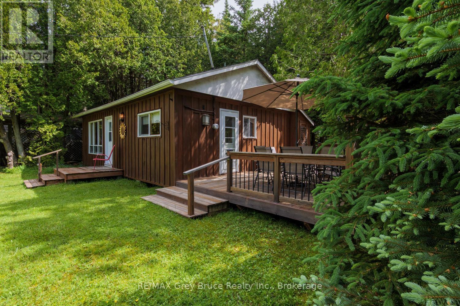 11 ELDRIDGE AVENUE - 34