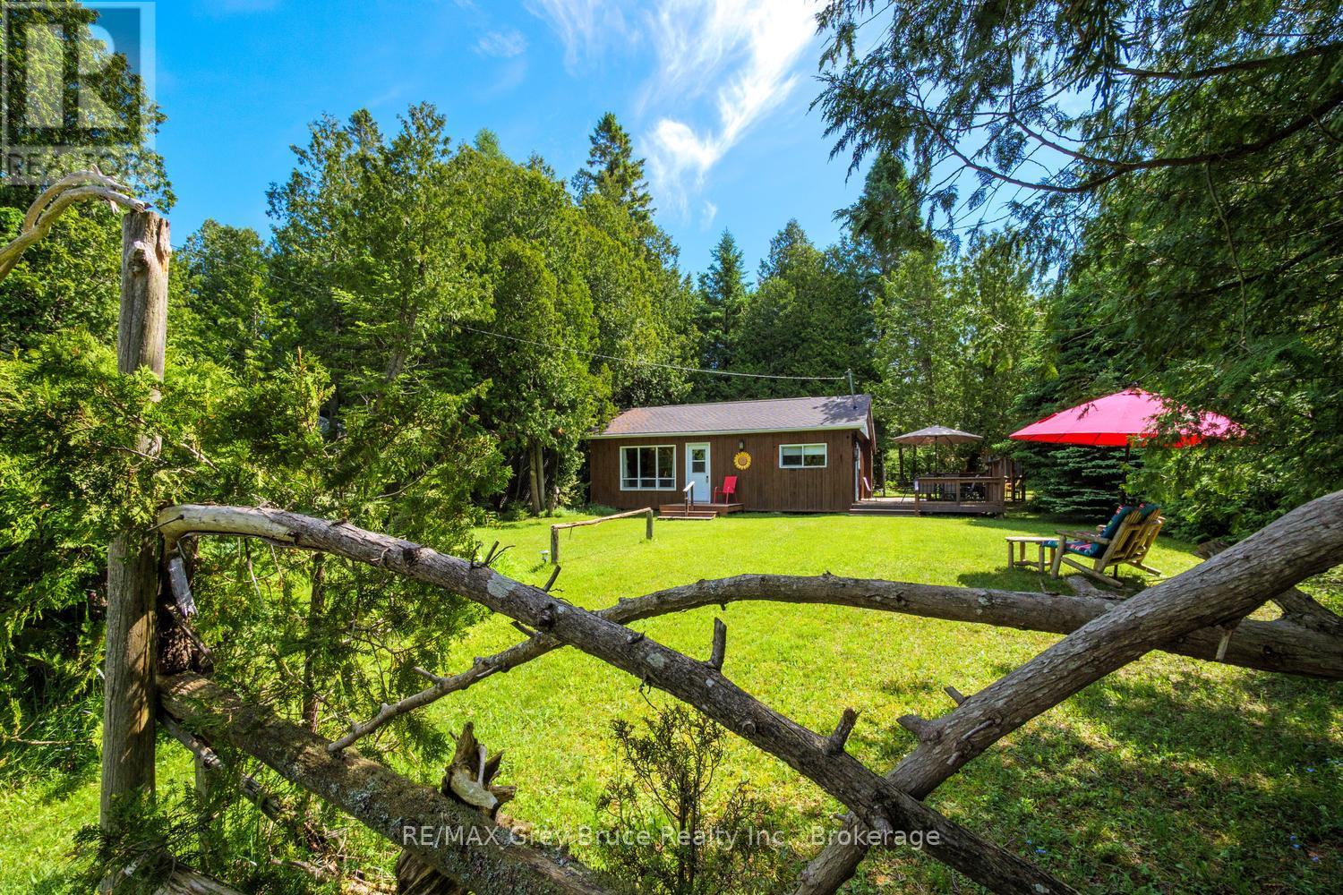 11 ELDRIDGE AVENUE - 36