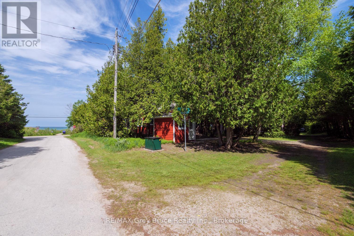 11 ELDRIDGE AVENUE - 39