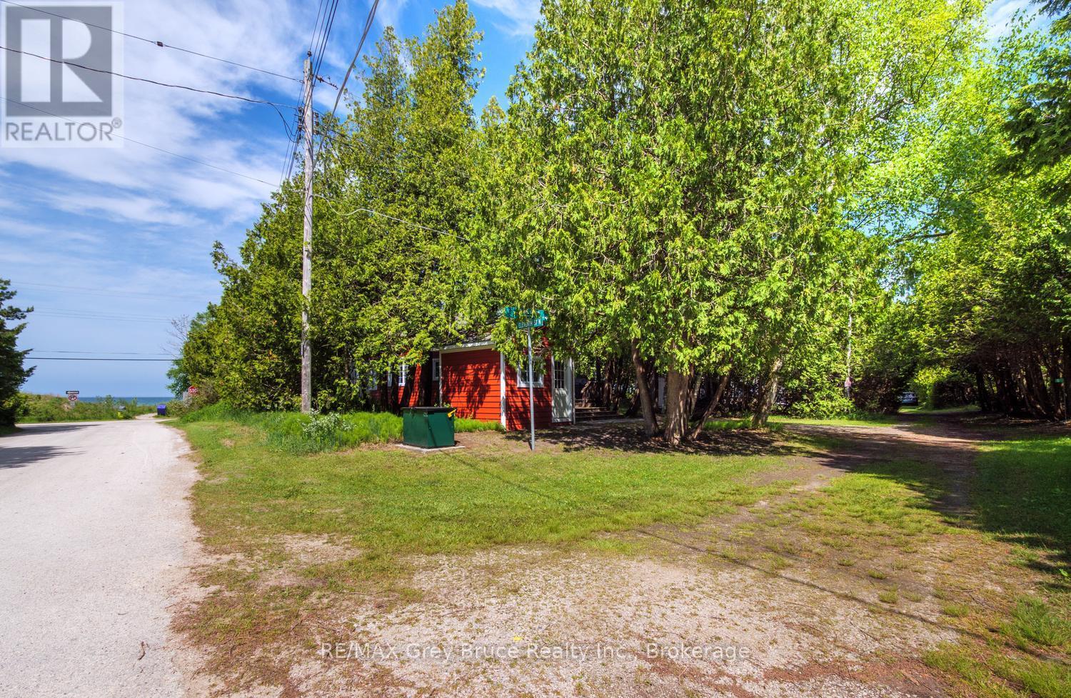 11 ELDRIDGE AVENUE - 41