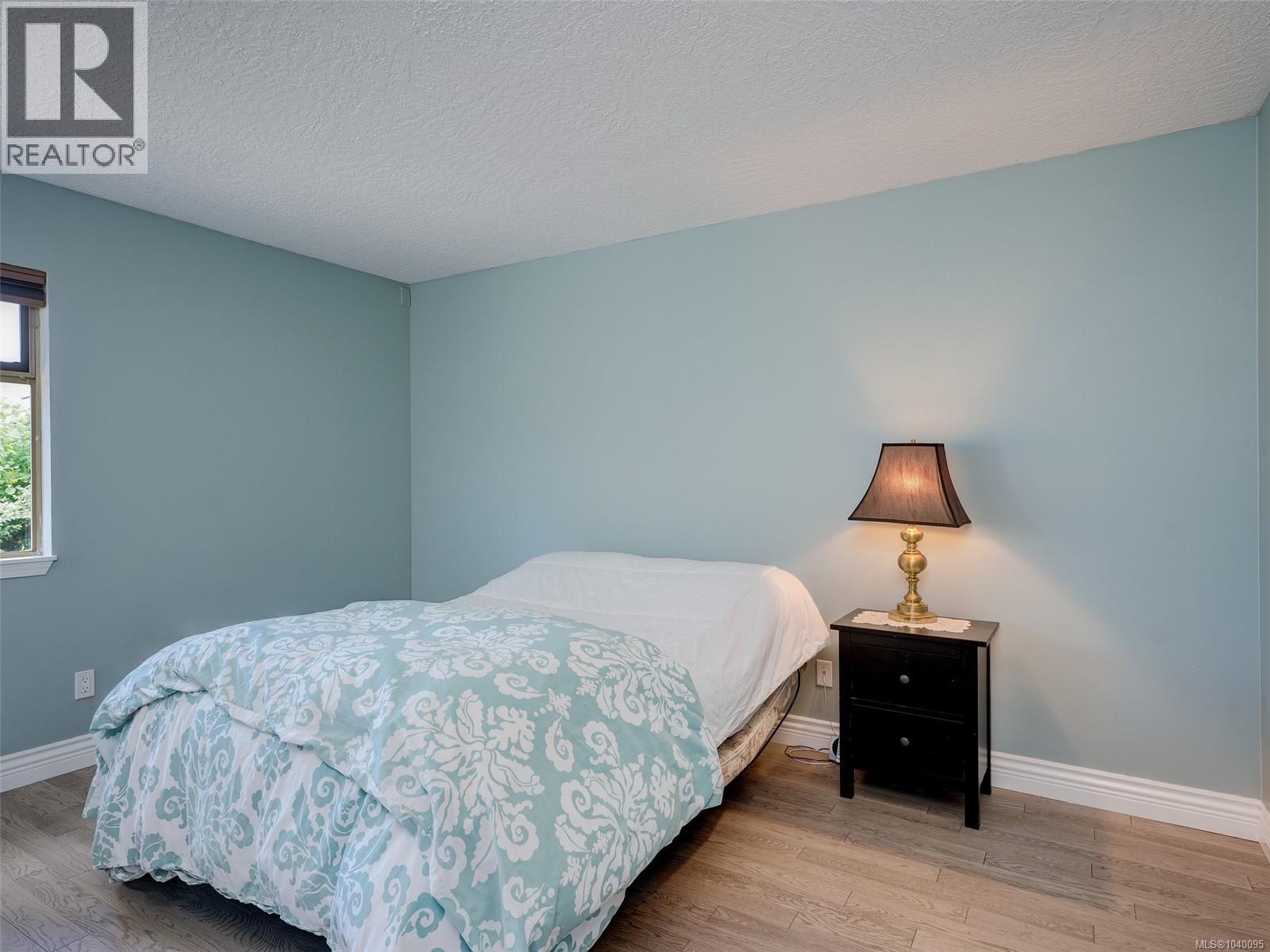 #35 909 Admirals Rd - 15