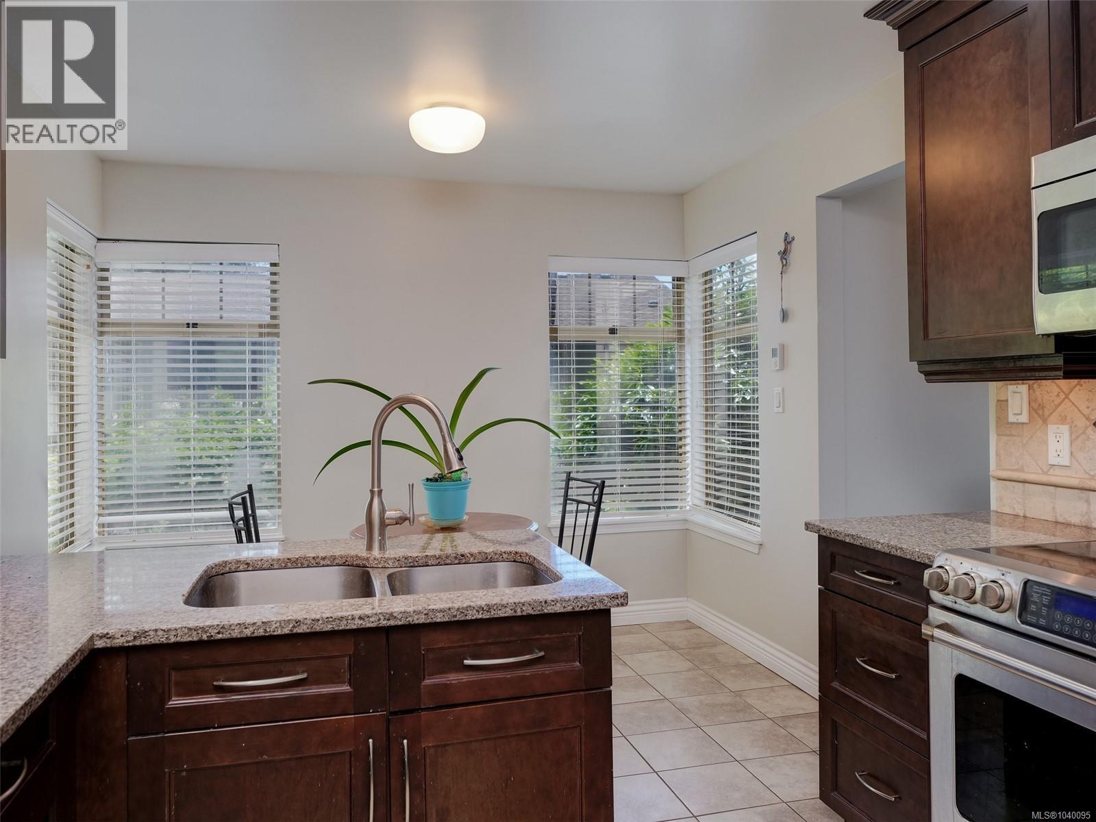 35 909 Admirals Road, Esquimalt