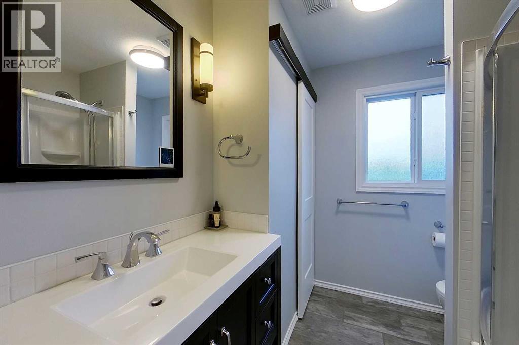 5105 13 Avenue — photo 40