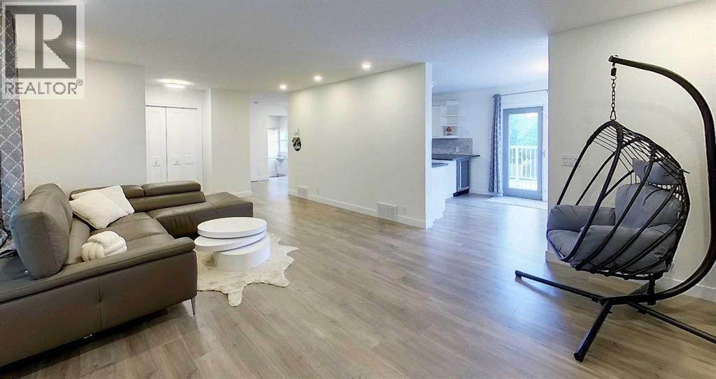 5105 13 Avenue — photo 18