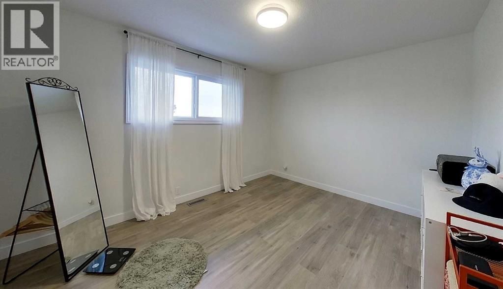 5105 13 Avenue — photo 35