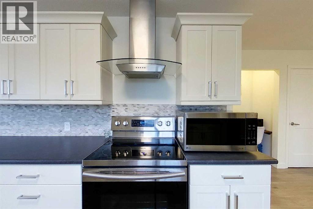 5105 13 Avenue — photo 24