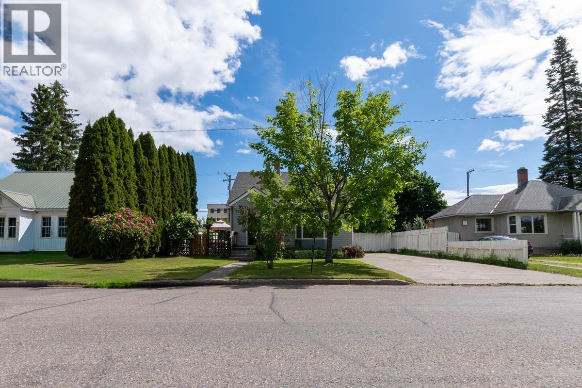 Kitchen of 1070 BURDEN STREET · Prince George, BC