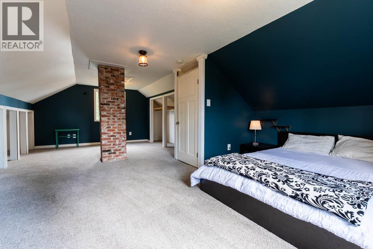 Photo 21 of 31 — 1070 BURDEN STREET · Prince George, BC