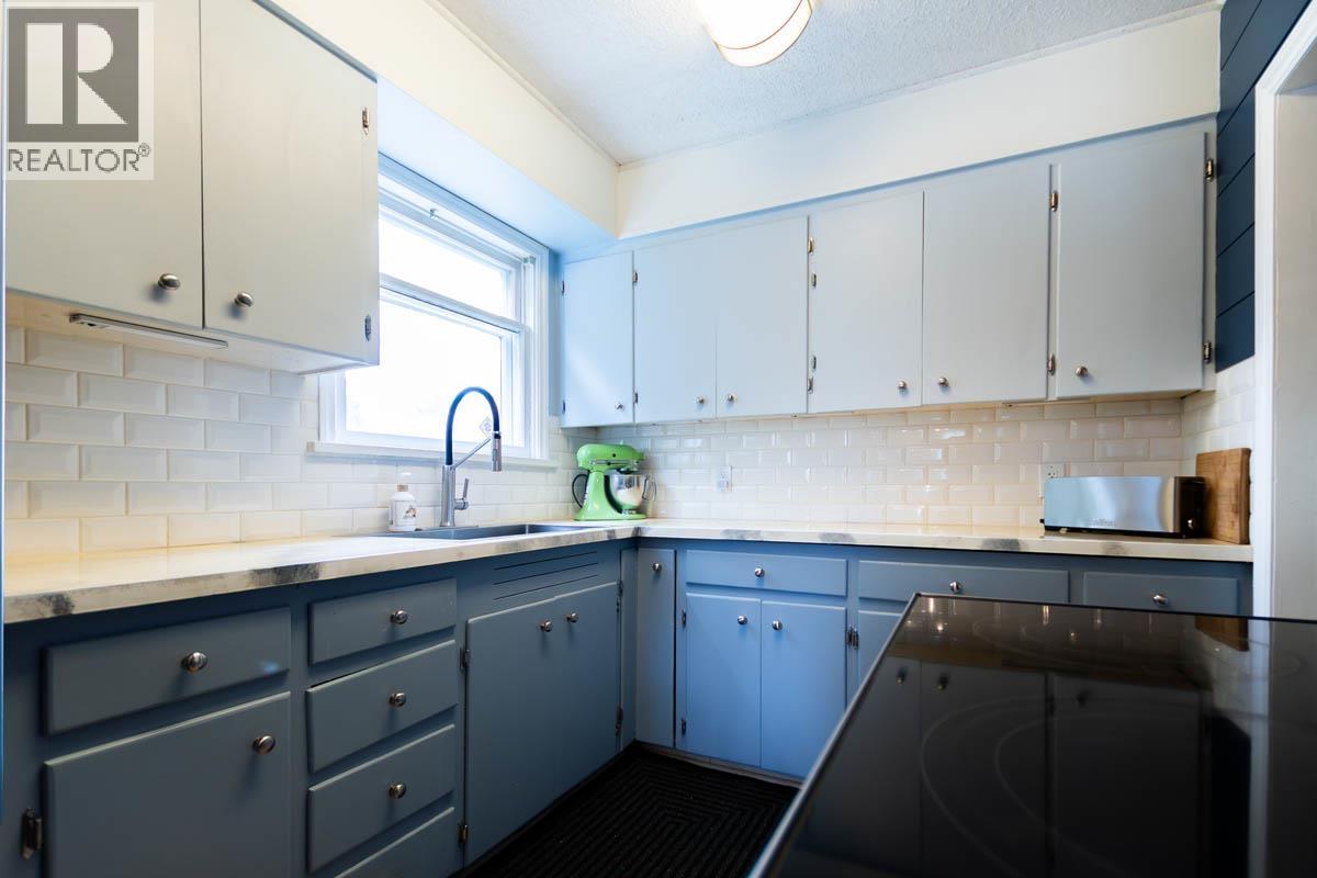 Photo 15 of 31 — 1070 BURDEN STREET · Prince George, BC