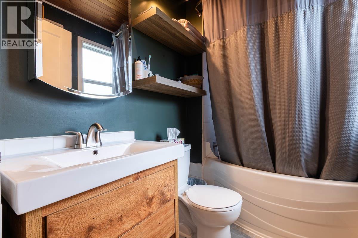 Photo 19 of 31 — 1070 BURDEN STREET · Prince George, BC