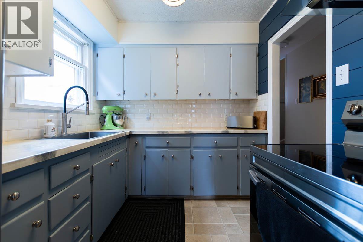 Photo 16 of 31 — 1070 BURDEN STREET · Prince George, BC
