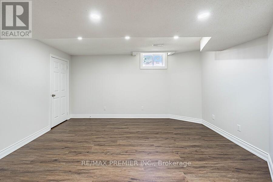 2 GRACE CRESCENT - 37