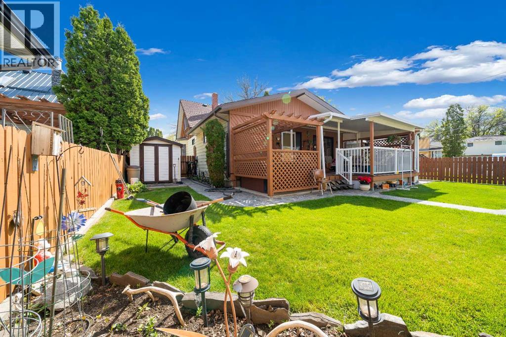 68 10 Street SW — photo 38