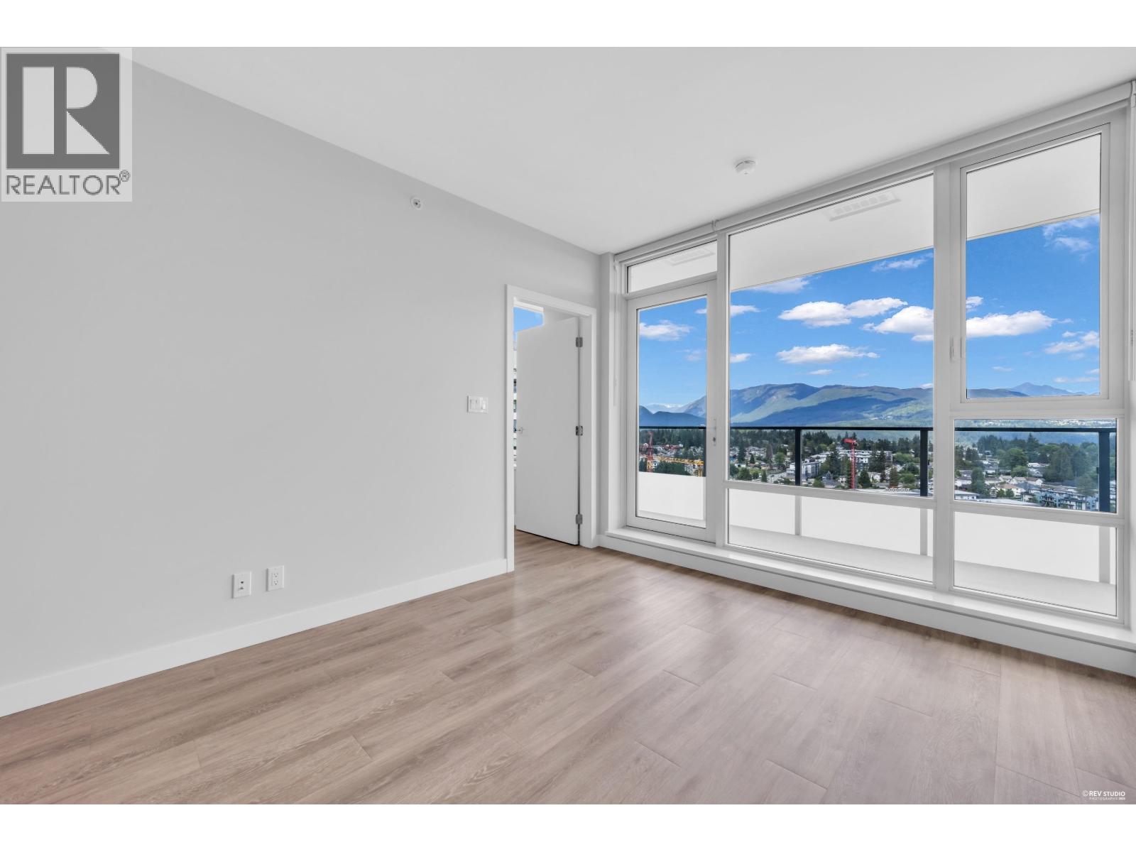 2505 567 EMERSON STREET — photo 4