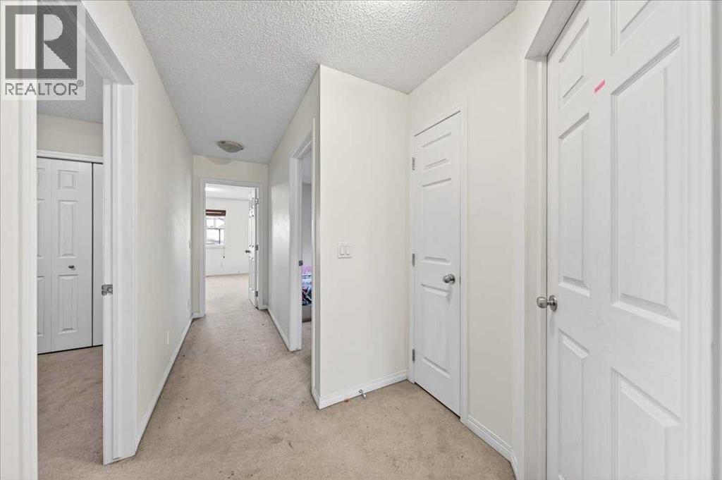 34 Saddlecrest Crescent NE - 28