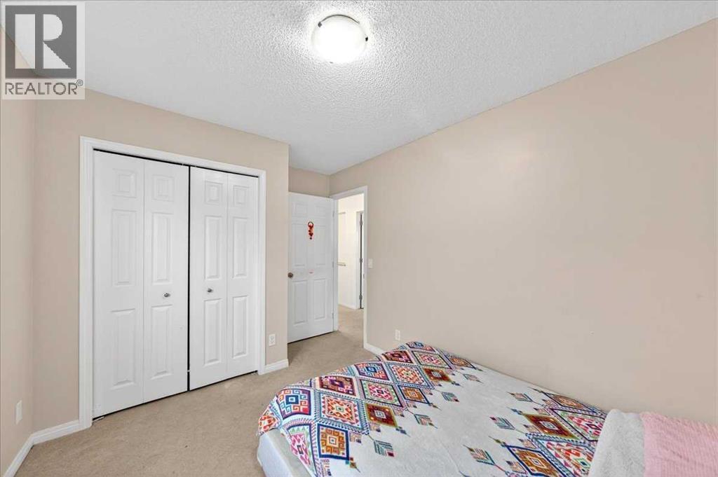 34 Saddlecrest Crescent NE - 33