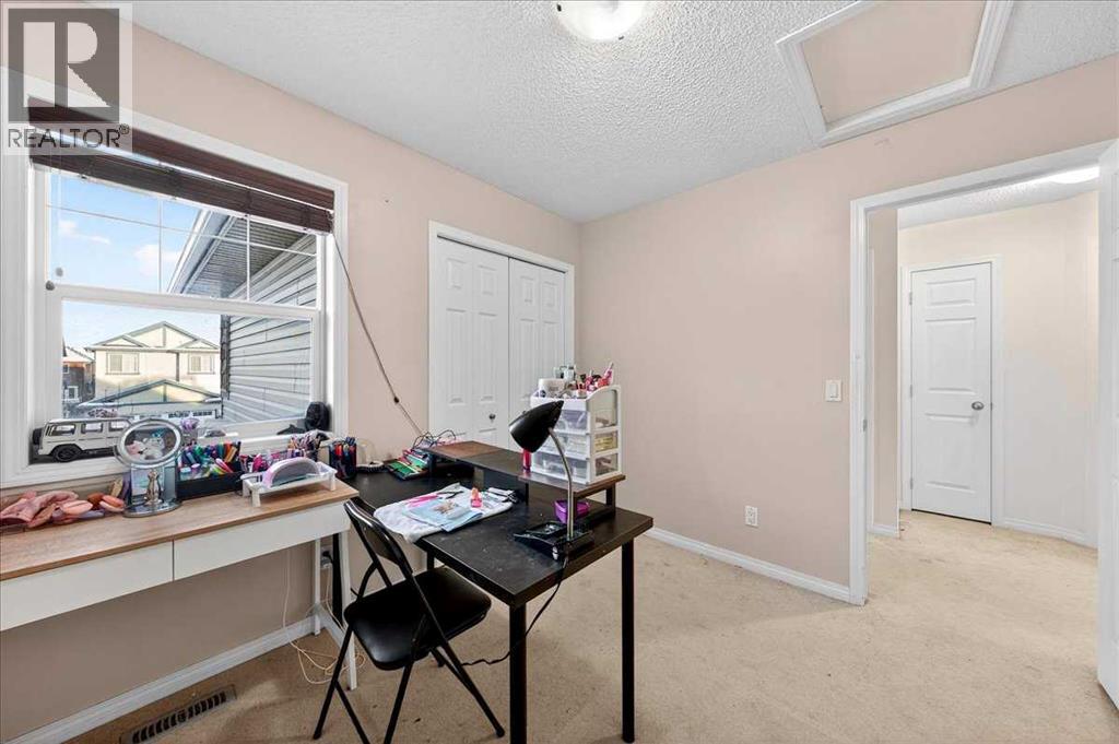 34 Saddlecrest Crescent NE - 30