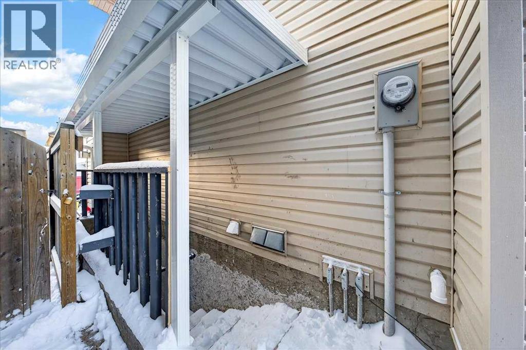 34 Saddlecrest Crescent NE - 39