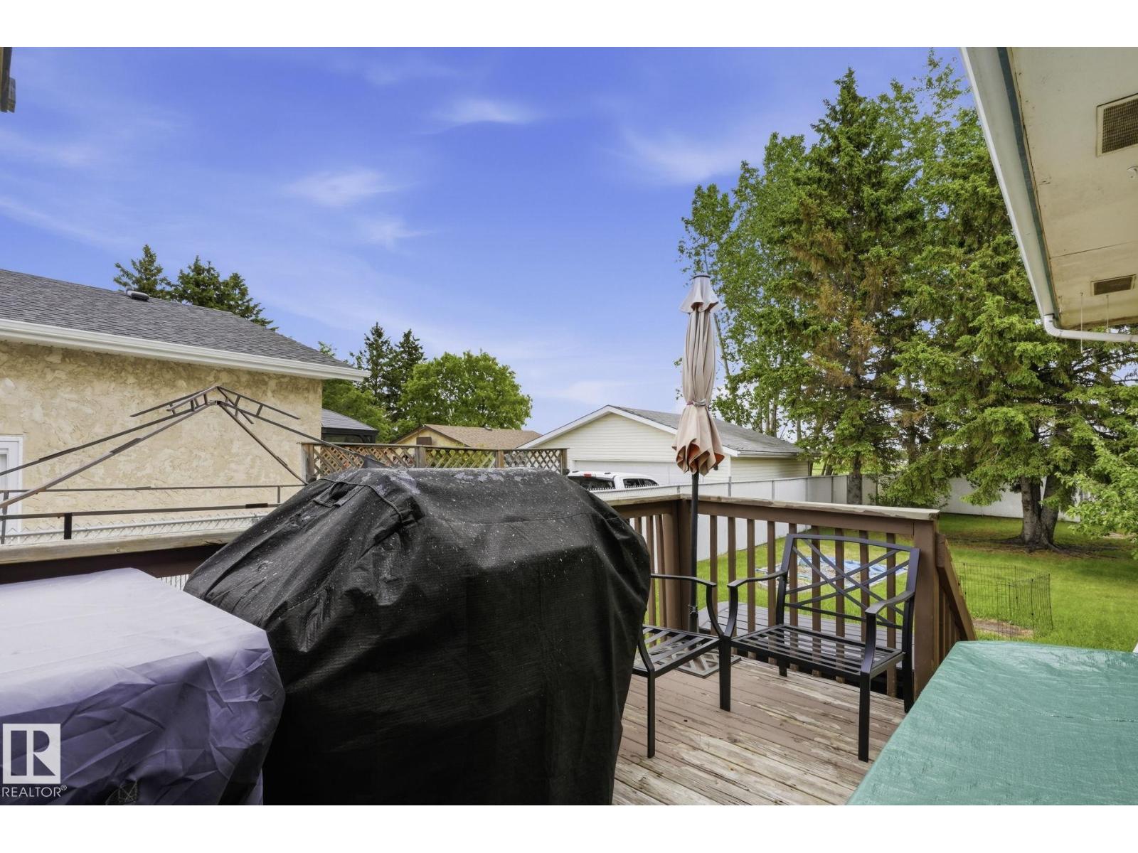 5511 10 AV NW — photo 32