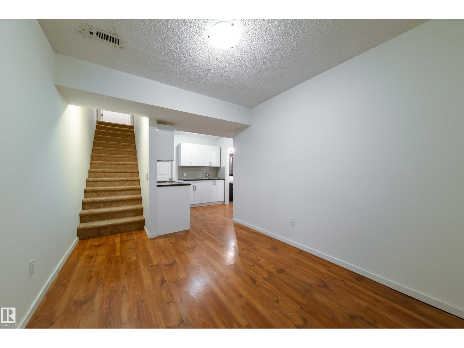 405 SIMMONDS WY — photo 24