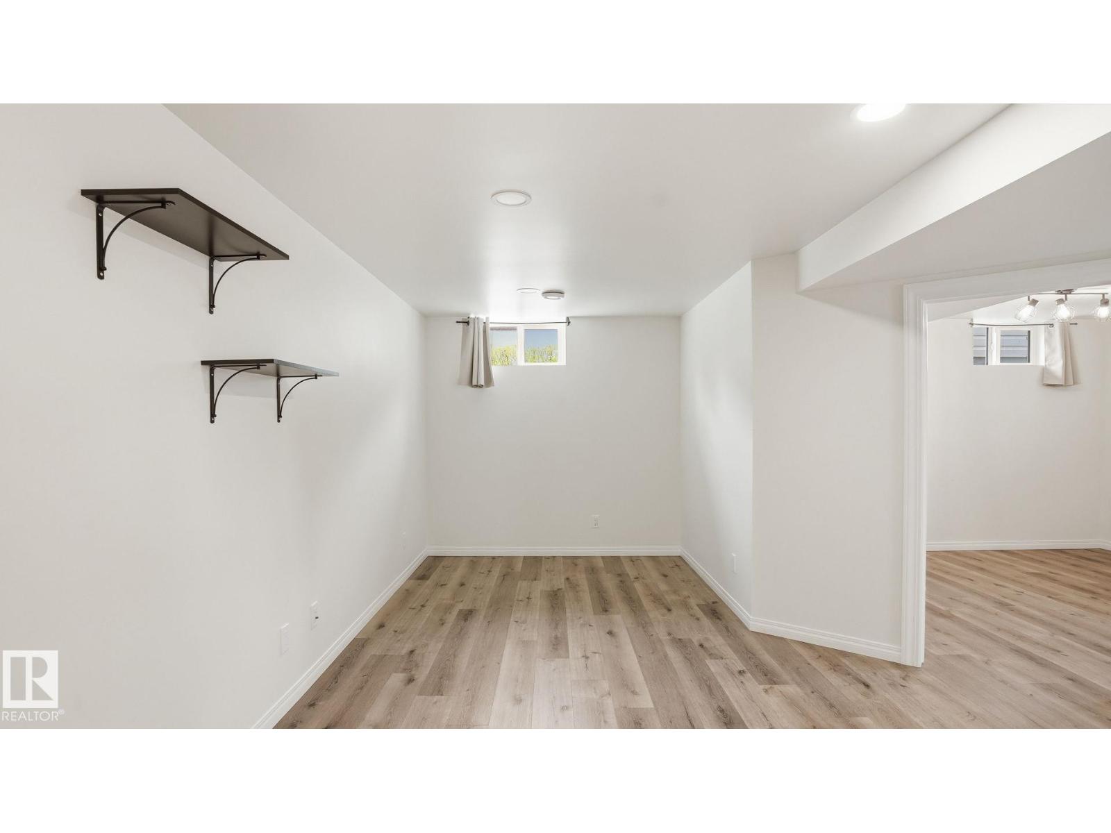 5206 45 AV — photo 21