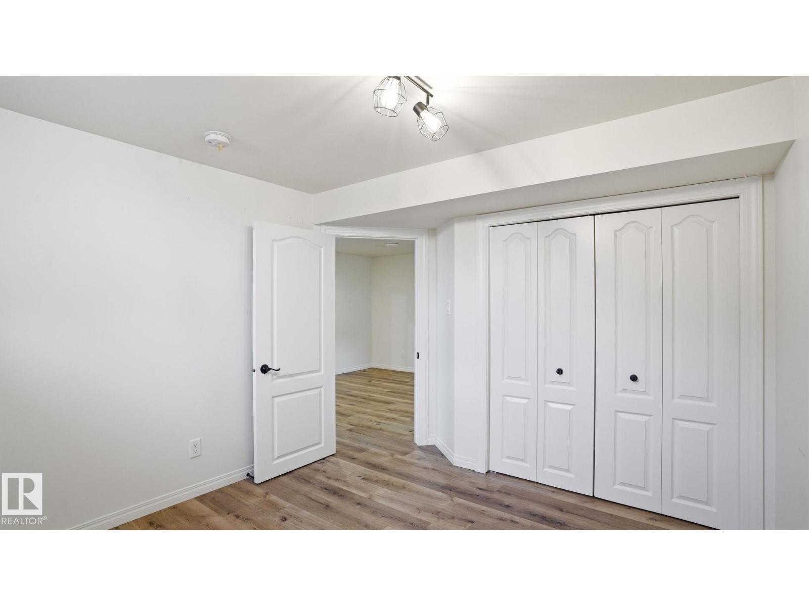5206 45 AV — photo 23