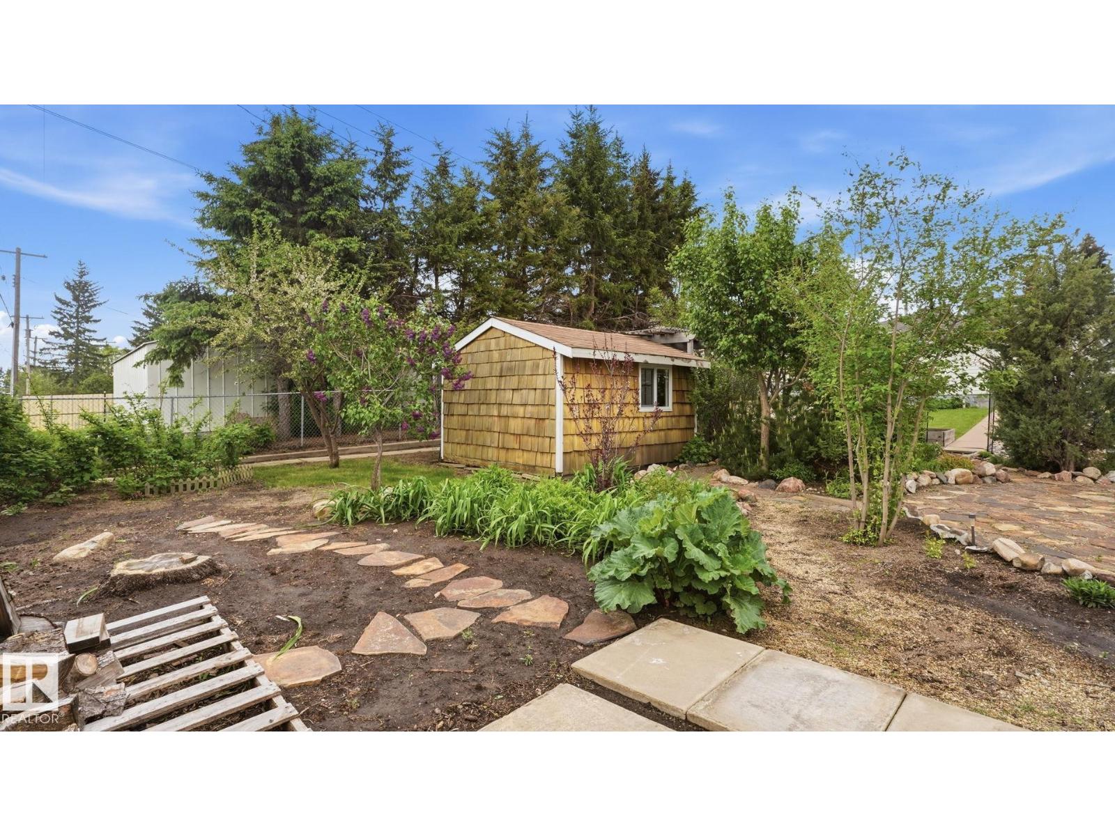5206 45 AV — photo 36