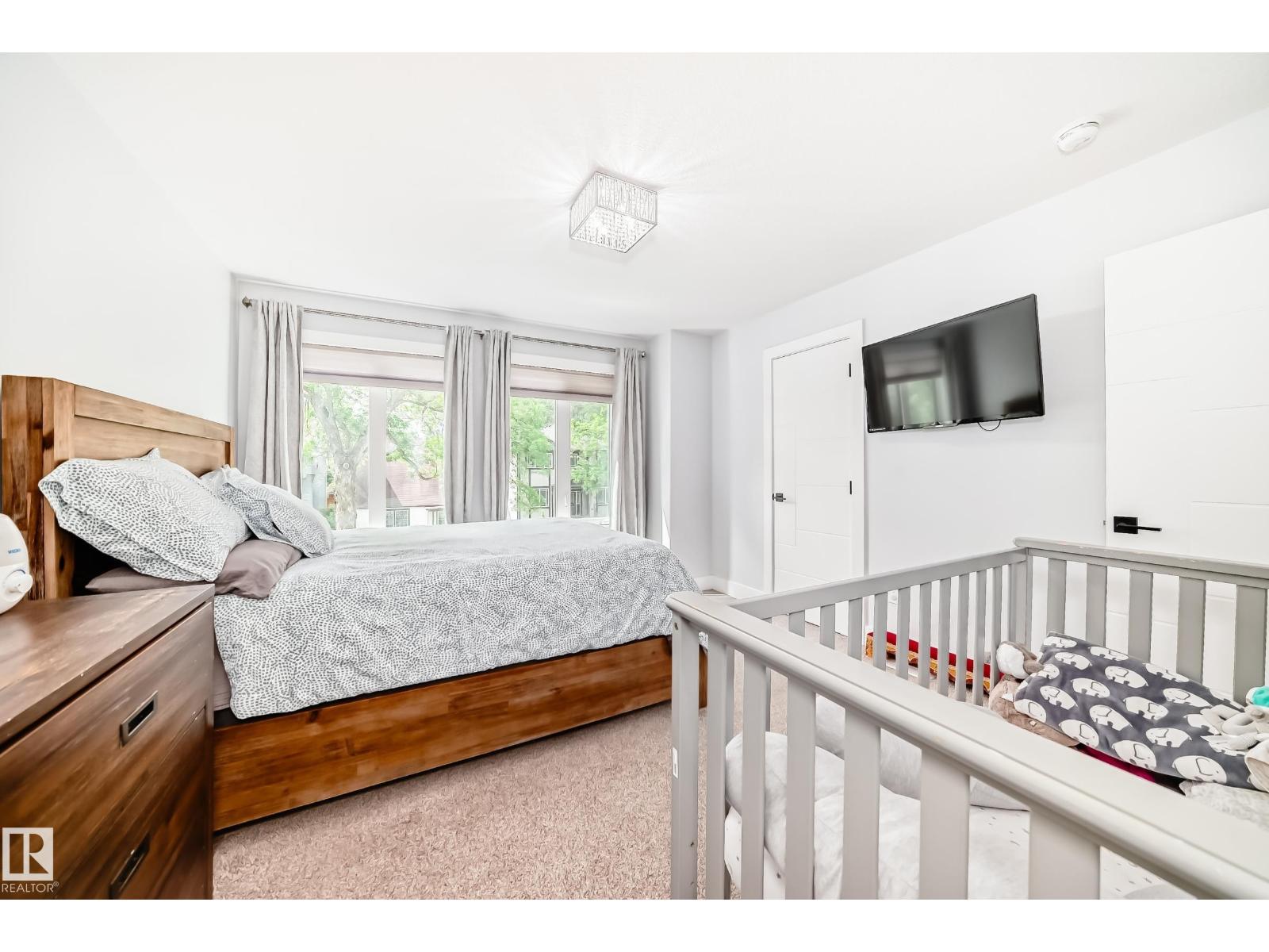 9830 73 AV NW - 21