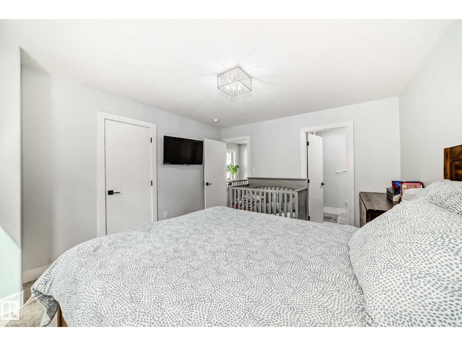 9830 73 AV NW - 22