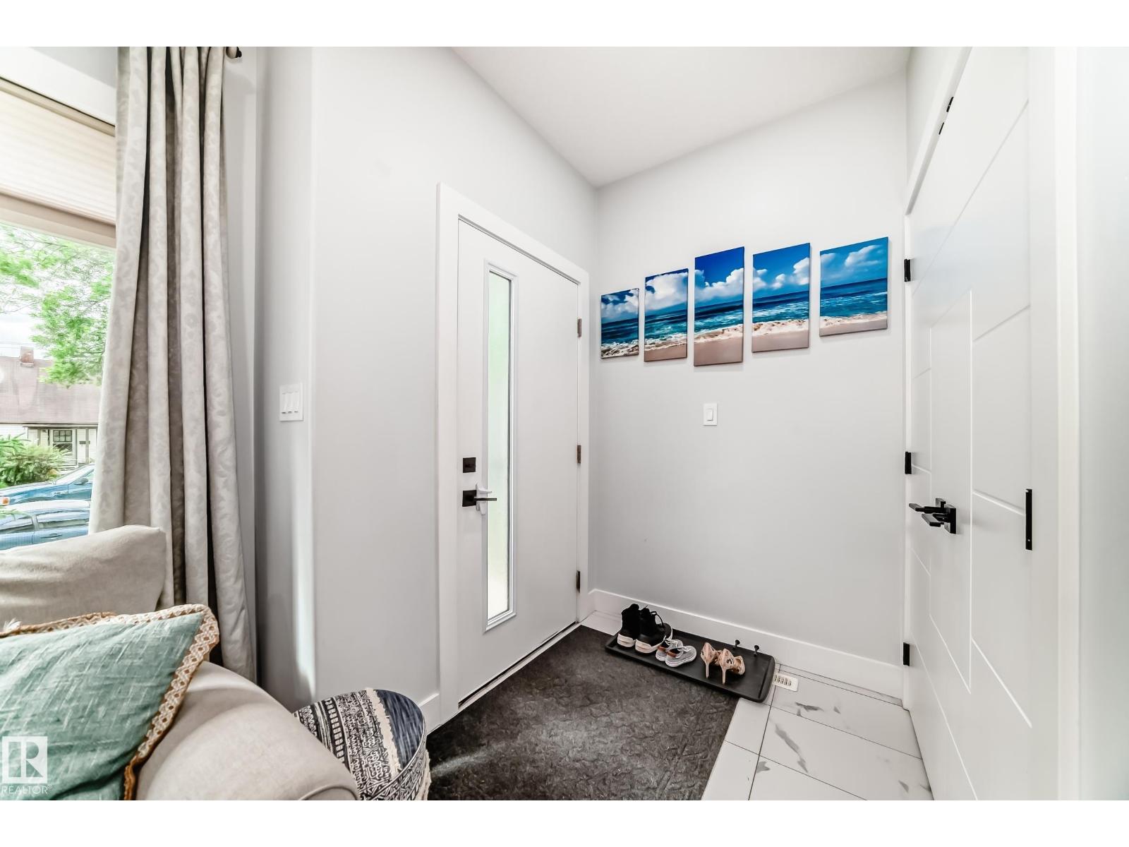 9830 73 AV NW - 3