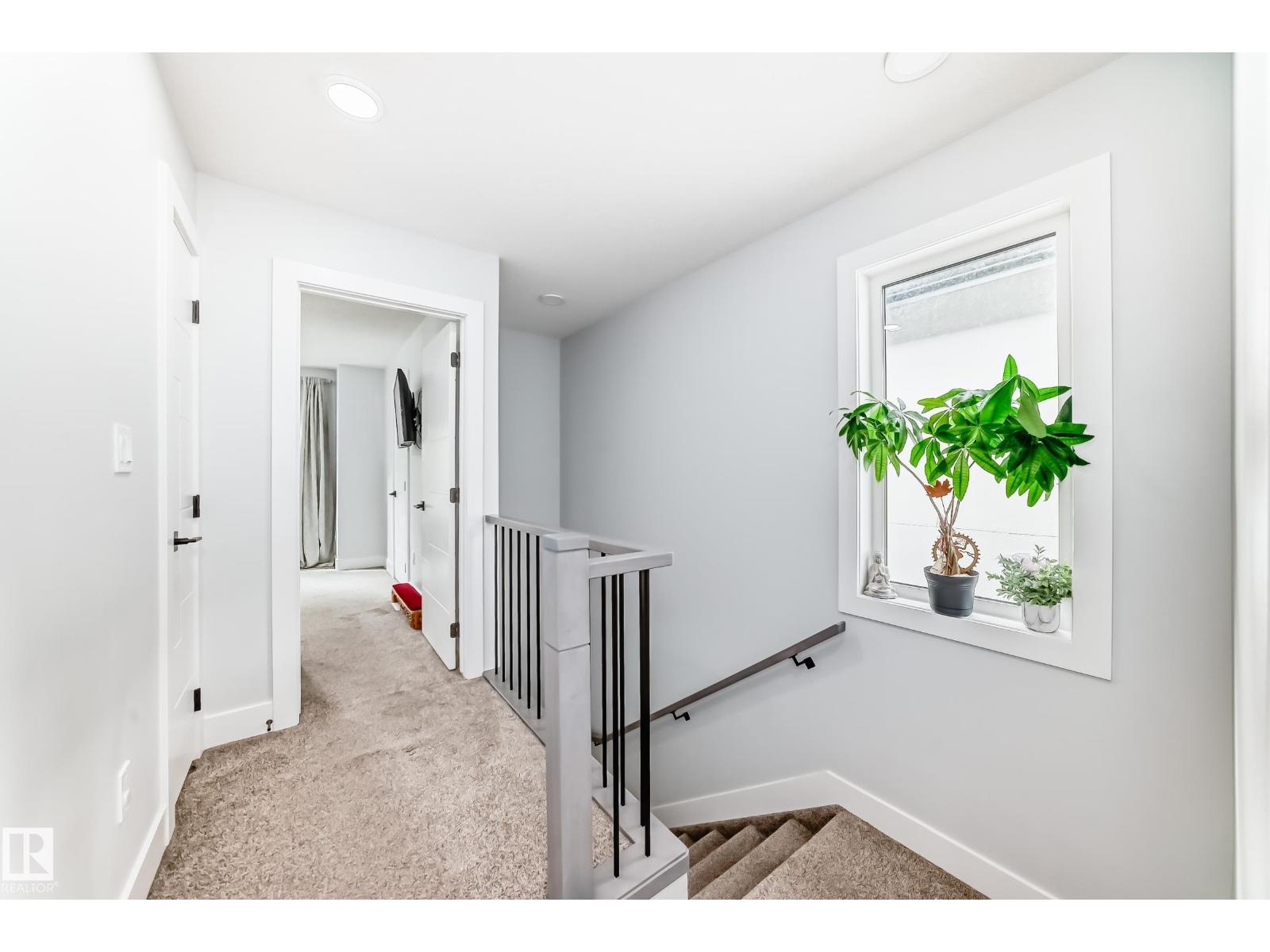 9830 73 AV NW - 33