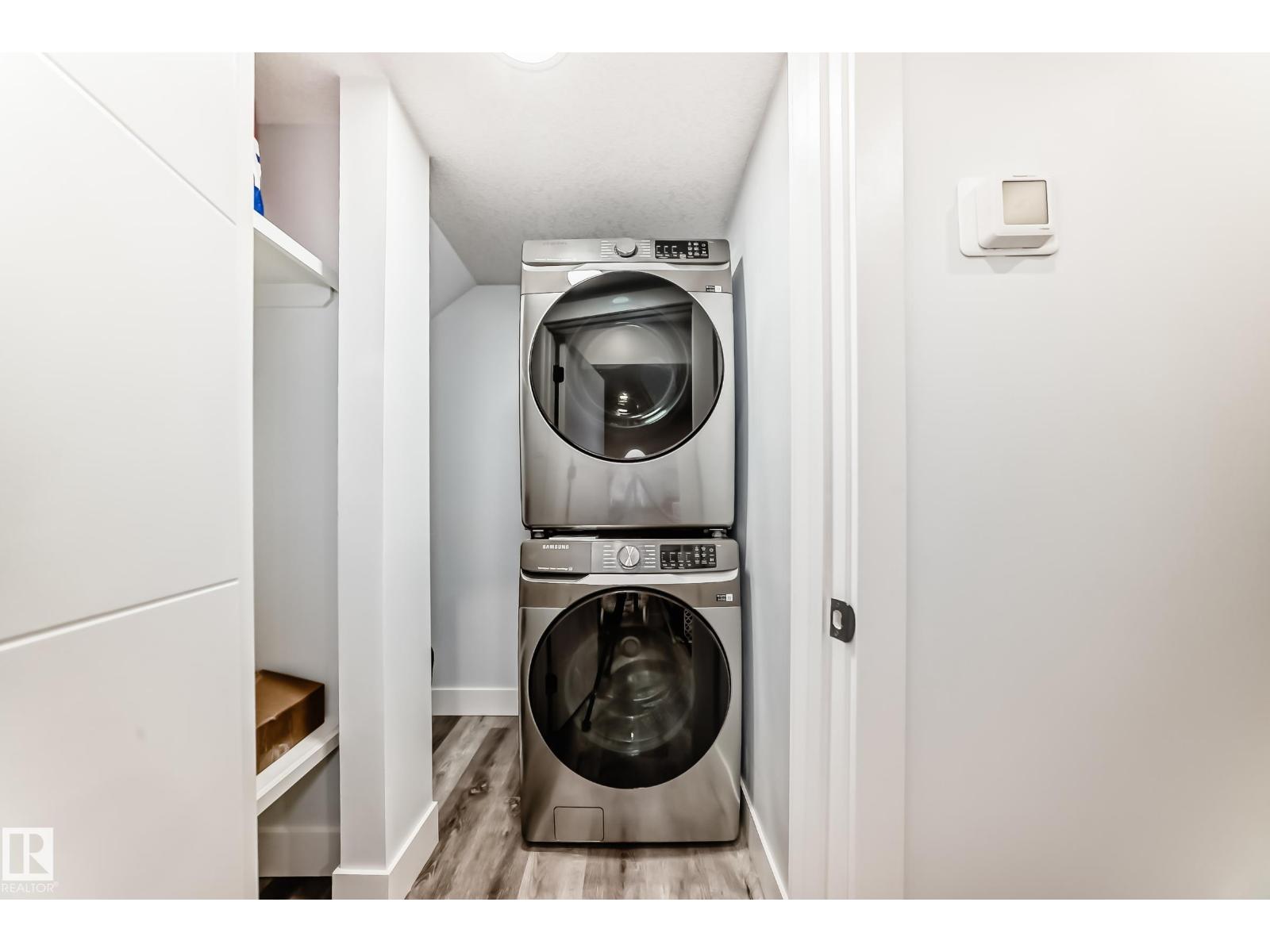9830 73 AV NW - 47
