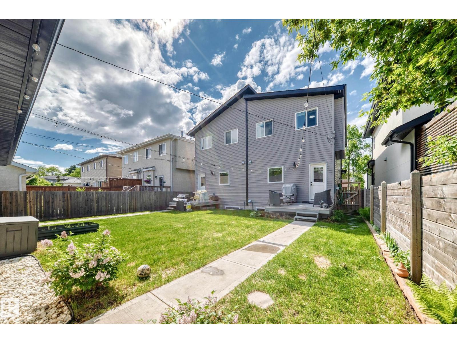 9830 73 AV NW - 55